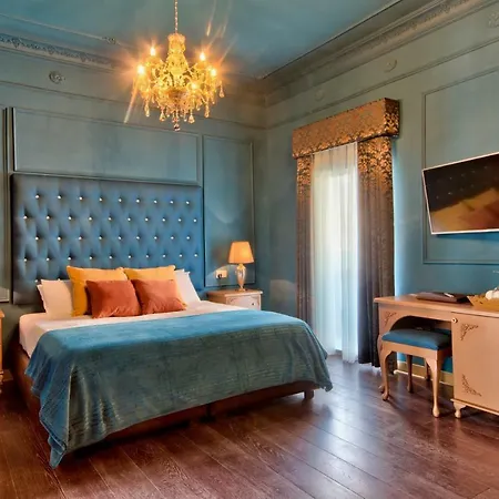 Julina Boutique Living