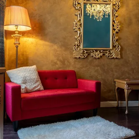 מלון Julina Boutique Living מוסטה