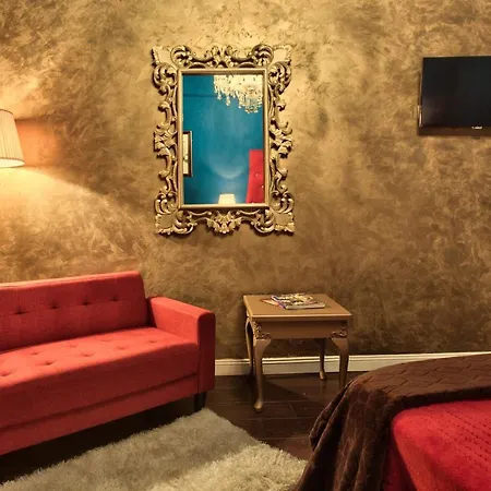 Julina Boutique Living מלון