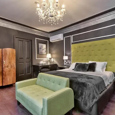 Julina Boutique Living