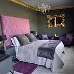 Julina Boutique Living 3*