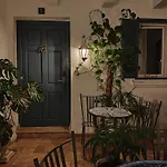 호텔 Julina Boutique Living