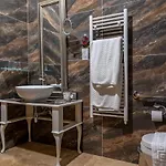 호텔 Julina Boutique Living