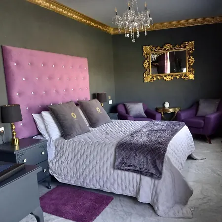 Julina Boutique Living 3*
