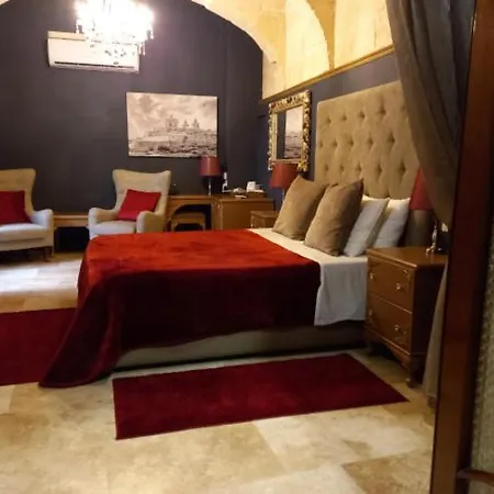 Julina Boutique Living 3* Mosta