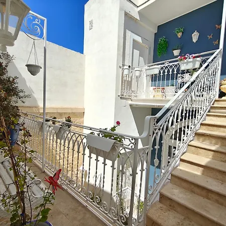 Hotel Julina Boutique Living 3*