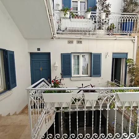 Julina Boutique Living 3*