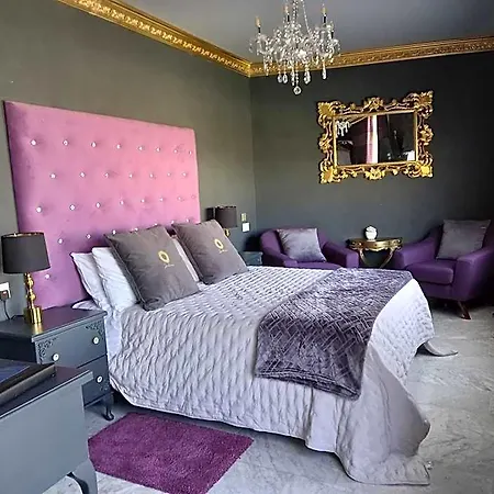 Julina Boutique Living