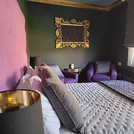 Julina Boutique Living