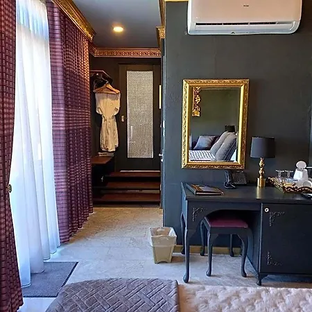 Julina Boutique Living Mosta