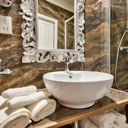 Julina Boutique Living Otel Mosta