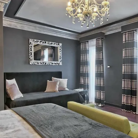 Hotel Julina Boutique Living 3*