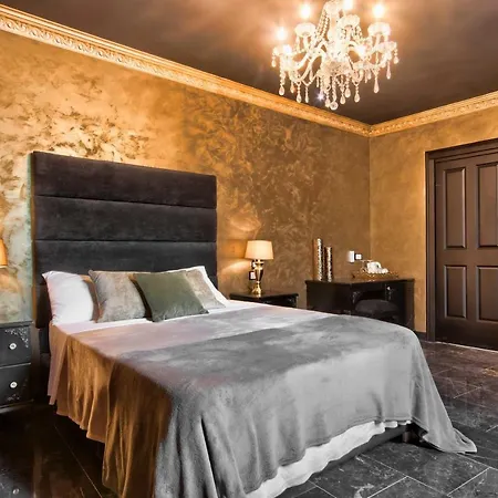 Julina Boutique Living