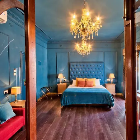 ホテル Julina Boutique Living モスタ