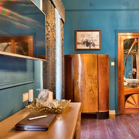 ホテル Julina Boutique Living モスタ