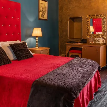 Julina Boutique Living 3*