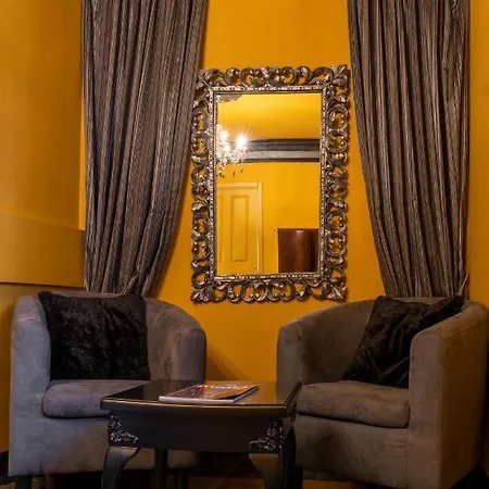 Julina Boutique Living ホテル