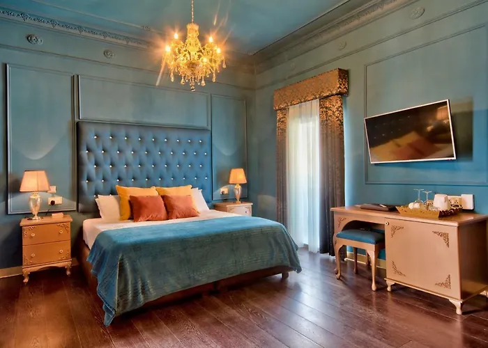 Julina Boutique Living