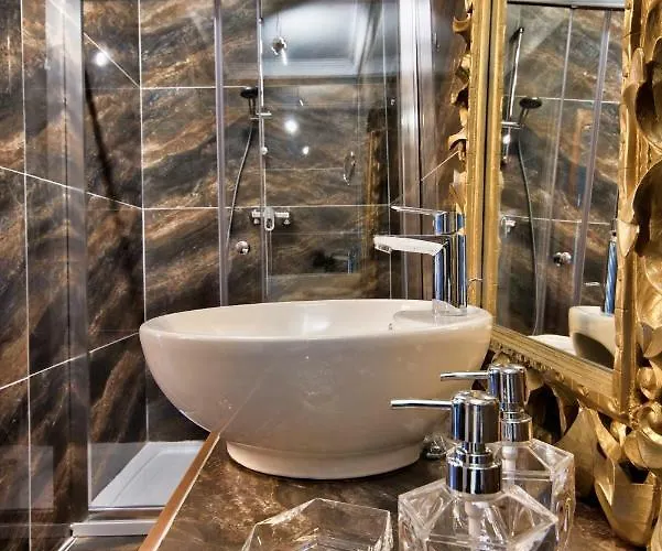 Julina Boutique Living