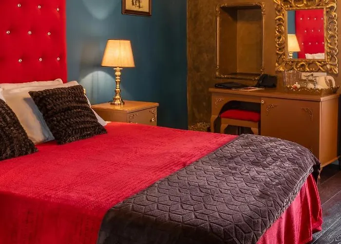 Julina Boutique Living 3*