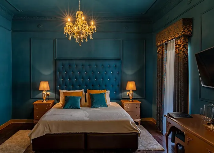 Julina Boutique Living