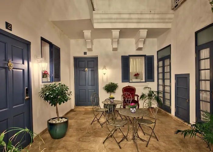 Julina Boutique Living 3* 모스타