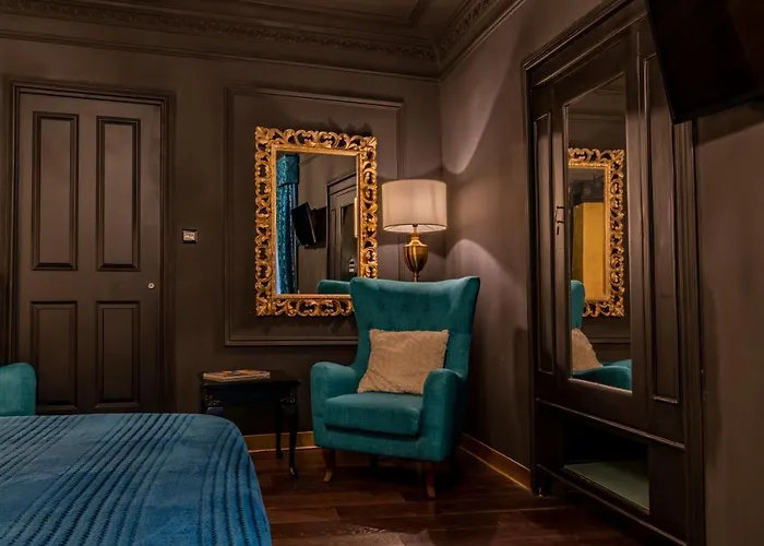 Julina Boutique Living 3* 모스타