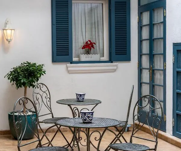 호텔 Julina Boutique Living 3*